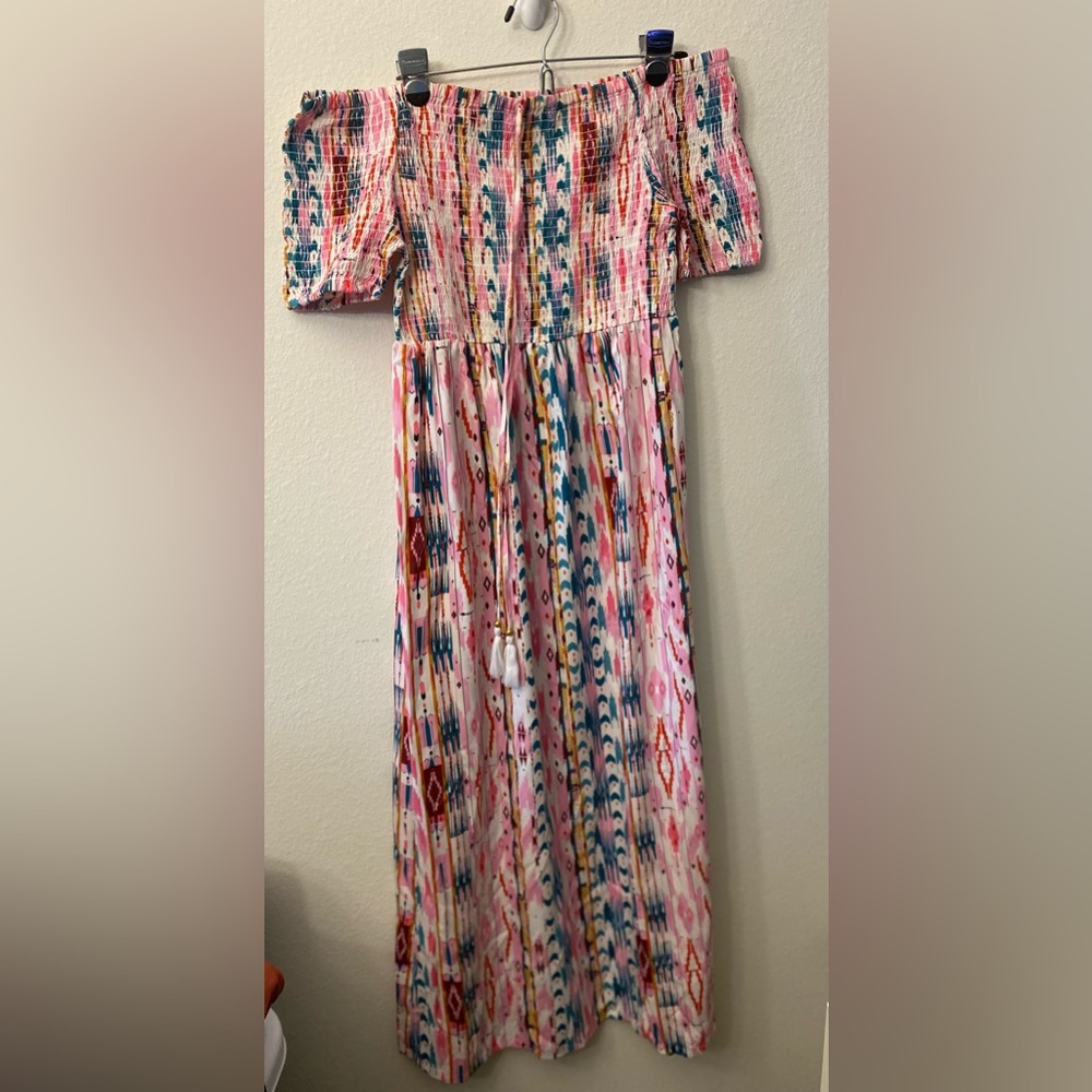Ellen Weaver off the shoulder colorful maxi dress. Size Large. 100% polyester.